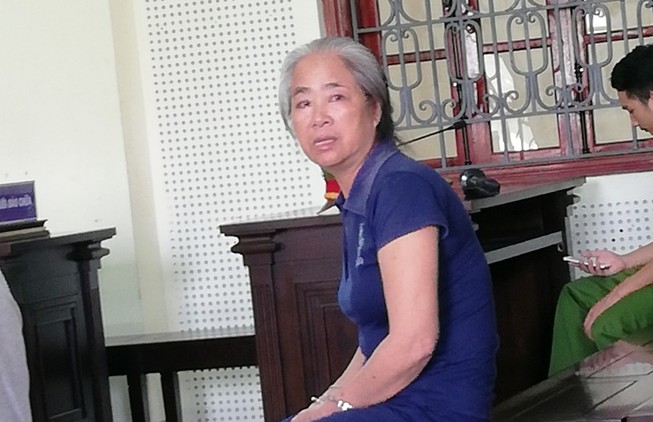 Dì nhẫn tâm lừa bán cháu gái sang Trung Quốc