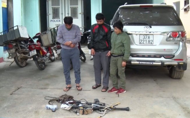 Bắt nhóm trộm chó chuyên nghiệp có xe Toyota Fortuner