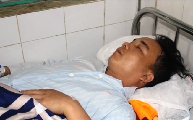 Phó phòng ngân hàng sát hại cha, làm mẹ bị thương khai gì?