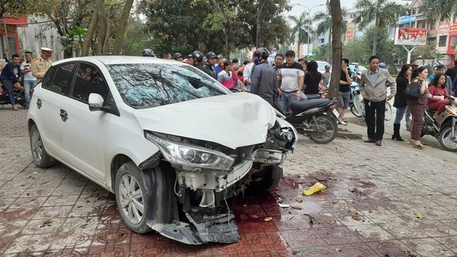 Đau lòng: Cụ ông đạp xe đi khám bệnh bị xe tông tử vong