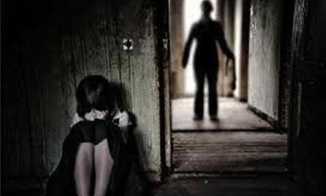 Rủ nữ sinh dưới 16 tuổi bỏ nhà rồi 'làm chuyện người lớn'