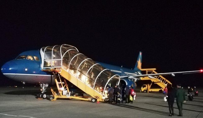 Vì sao máy bay Vietnam Airlines phải hạ cánh lần 2?