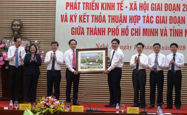 Nghệ An - TP.HCM tiếp tục hợp tác phát triển kinh tế - xã hội
