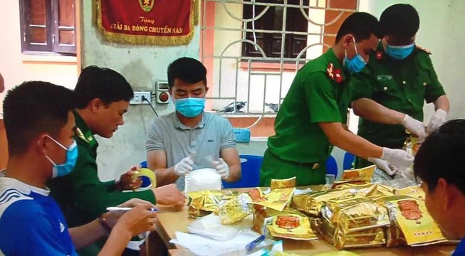 Nóng: Bắt thêm một 'mắt xích' ma túy, thu 100 bao tải và loa
