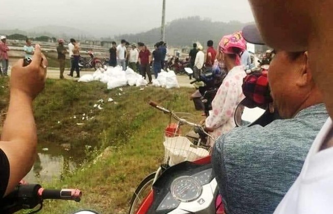 Bắt 3 người tháo chạy bỏ gần 1 tấn nghi là ma túy ở Nghệ An
