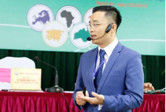 'Nhà báo quốc tế' lên tiếng giữa 'cơn bão' dư luận