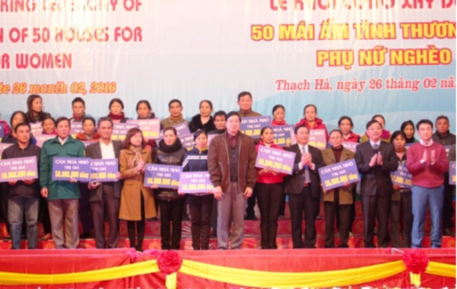 Người nghèo thêm khổ vì lời hứa của 'Nhà báo quốc tế'