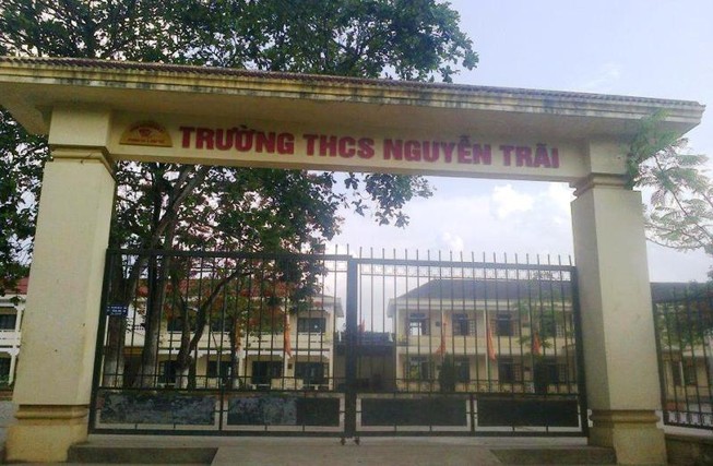 Đau lòng trẻ bốn tuổi tử vong trong bể bơi ở trường học