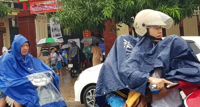 Mưa lớn, nhiều trường ở Nghệ An, Hà Tĩnh dời ngày khai giảng