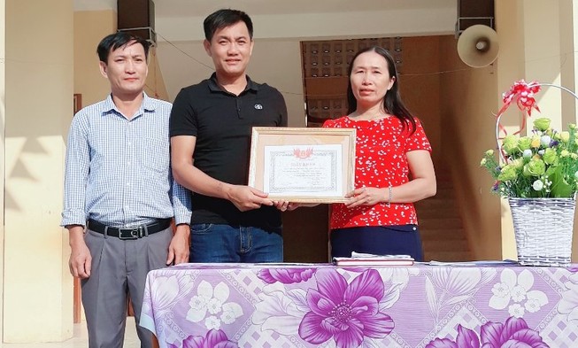 Cảm động 2 thầy giáo lao xuống thác 7 tầng cứu sống sinh viên