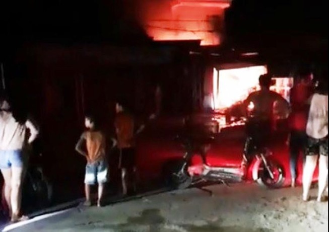 Từ nước ngoài gửi về 20 triệu đồng để thuê đánh... ghen