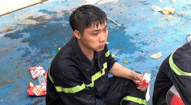 Cháy xưởng than trong khu công nghiệp