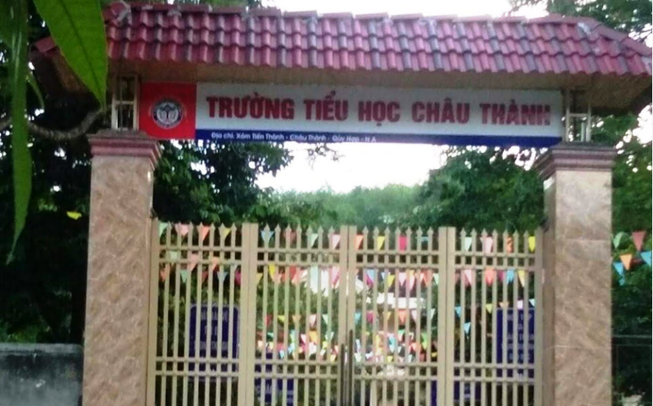 1 hiệu trưởng bị giáng chức vì bớt sữa của học sinh