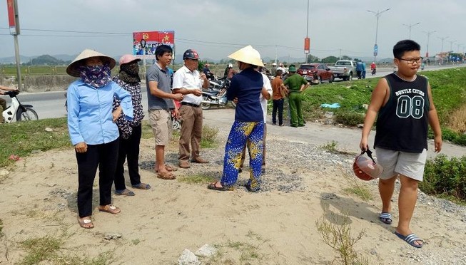 Kẻ cướp sát hại bảo vệ BHXH vứt xe máy nạn nhân giữa đồng