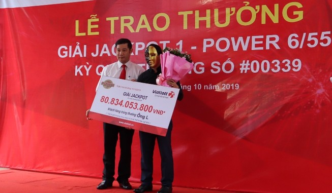 Một người đàn ông Nghệ An trúng Vietlott hơn 80 tỉ đồng