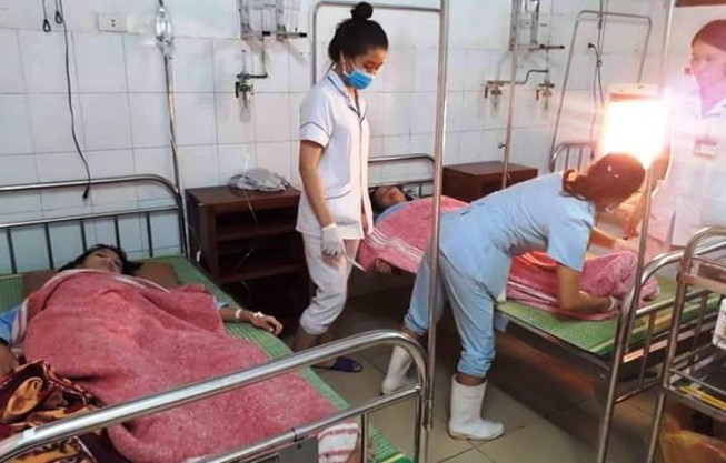 Cứu năm nữ sinh lớp 9 bị sét đánh ngất xỉu trên đường