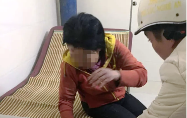 Bắt giữ người đàn ông 38 tuổi ghen, đánh 'người tình' 51 tuổi