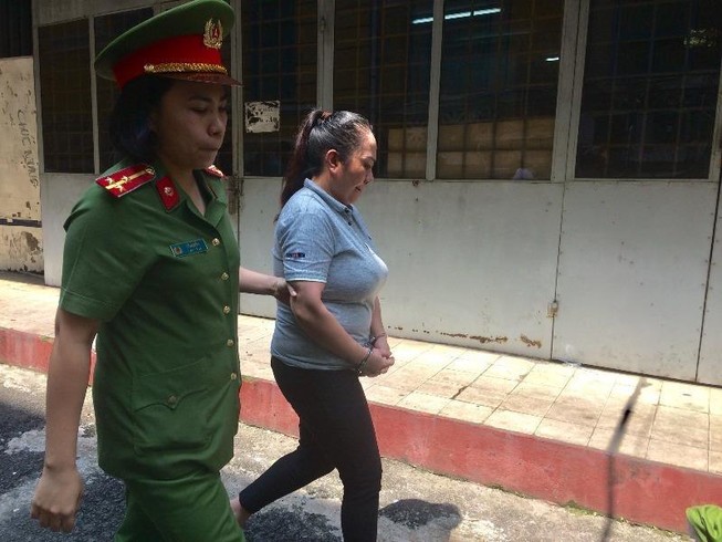 Làm giả giấy tờ nhà đất lừa đảo hàng tỉ đồng