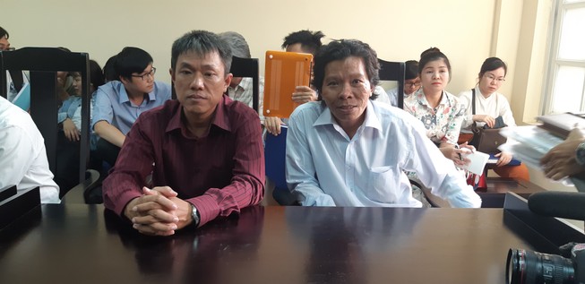 Đề nghị Lê Linh vẽ ngay tại tòa vụ 'Thần đồng đất Việt'?