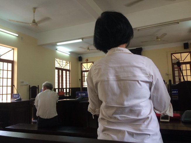 Em gái quyết đòi bỏ tù dù anh trai đã xin lỗi tại tòa
