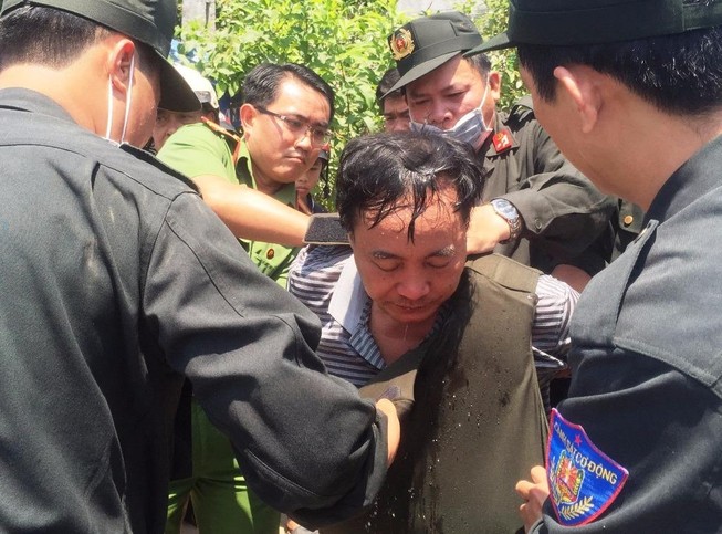 NGhi can TRương Văn Ai bị khống chế