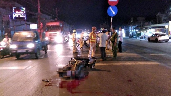 Truy tìm xe đầu kéo rời khỏi hiện trường sau tai nạn
