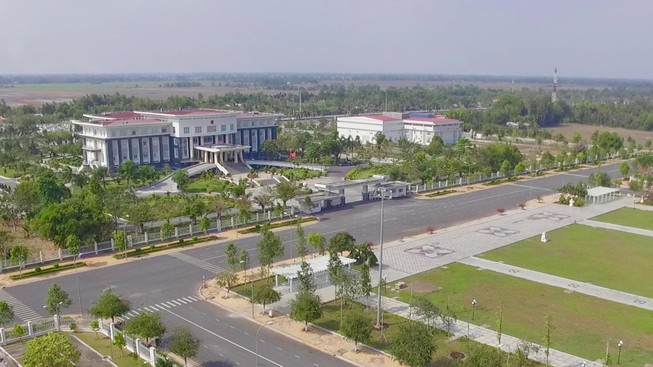 ậu Giang có tân Chánh văn phòng UBND tỉnh (ảnh: Trụ sở UBND tỉnh Hậu Giang) - ảnh XÀ NO