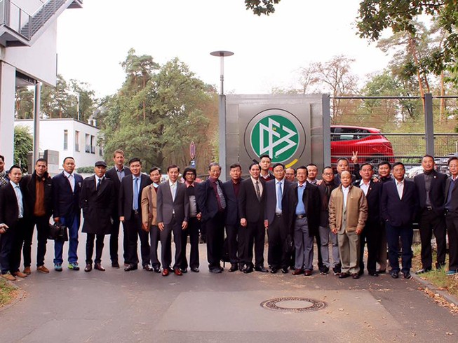 VPF học đào tạo HLV và cầu thủ trẻ ở Đức