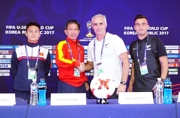 HLV Hoàng Anh Tuấn “dằn mặt” U-20 New Zealand