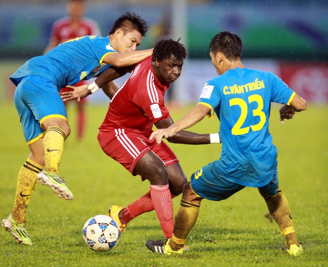 VPF vướng kiện cáo, V-League không trực tiếp 100%