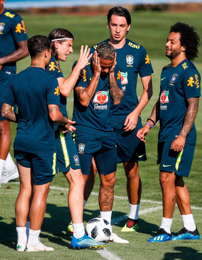 Chọn cửa Neymar và đồng đội Brazil đại thắng Serbia