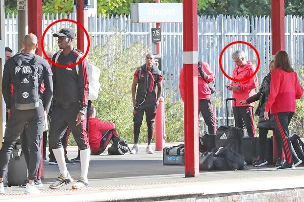 Pogba và Mourinho ca bài gặp nhau làm ngơ