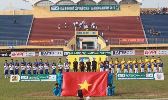 Săn tài trợ giữa nghi án tiêu cực