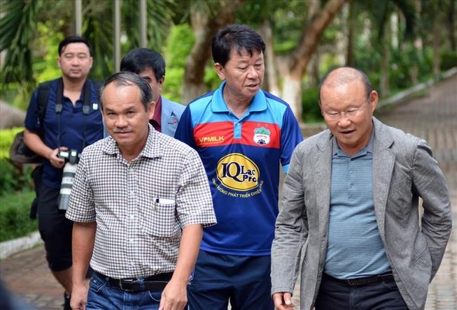 HA Gia Lai ngột ngạt, bầu Đức có nhớ HLV Chung Hae-seong?