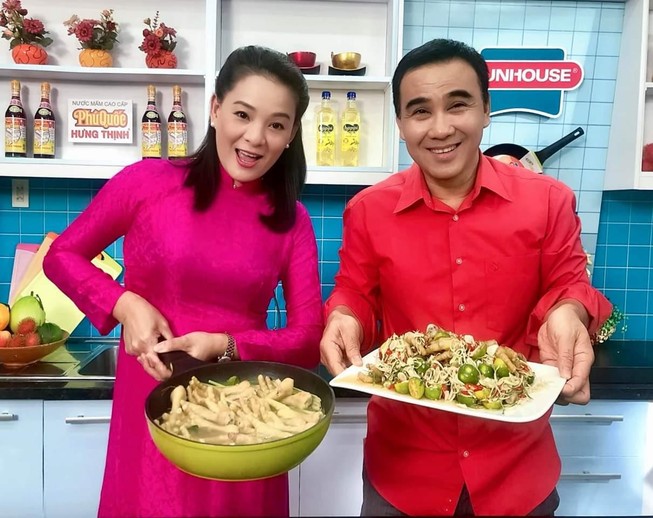 Đại sứ bóng đá Huỳnh Trang Nhi:'Anh Quyền Linh, đừng bỏ cuộc…'