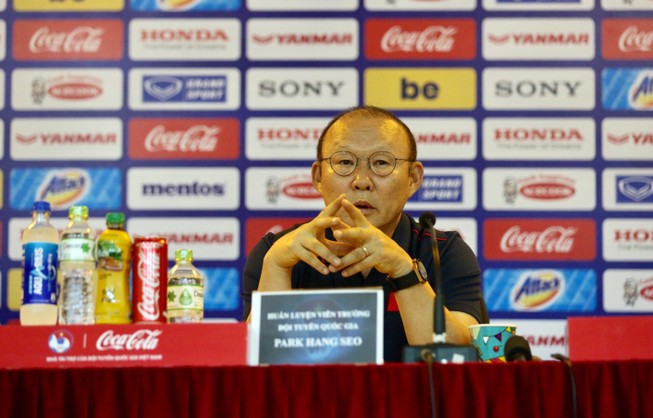 Ông Park: ‘Làm HLV trưởng đội tuyển Việt Nam mệt lắm!’