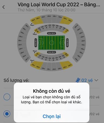 Mệt mỏi chờ dài cổ mua vé xem học trò ông Park đá bóng