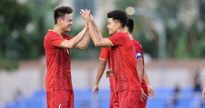 Ông Park tung đội hình U-22 VN giàu sức tấn công Singapore
