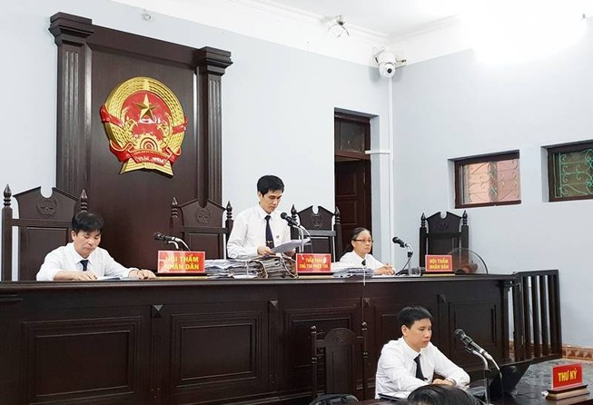 Vụ tiền không đủ chuẩn: Bị cáo Lệ bị phạt 3 năm 6 tháng tù