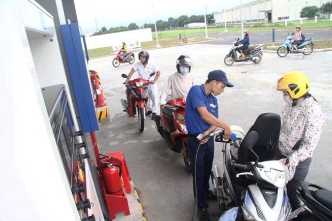 Liên tục sử dụng, quỹ bình ổn xăng dầu vẫn còn gần 4.000 tỉ