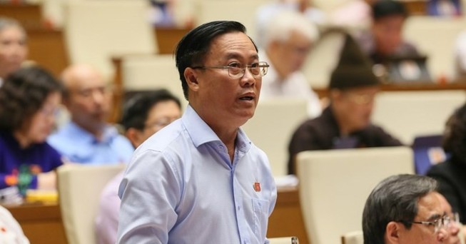 'Nhiều quy định làm lãng phí thanh xuân'
