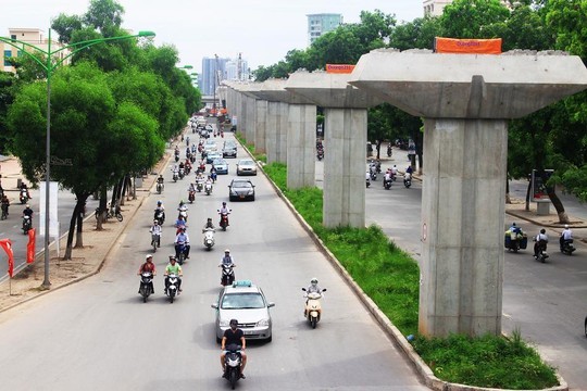 Bộ trưởng Đinh La Thăng phê bình nghiêm khắc Cục trưởng Đường sắt