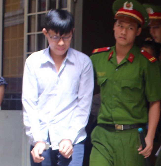 Thợ hồ chuyển nghề "nằm khách sạn" bán ma túy