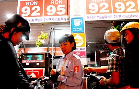 Xăng tăng giá sốc: Hiệp hội xăng dầu “chê” chuyên gia kinh tế không am hiểu thực tiễn