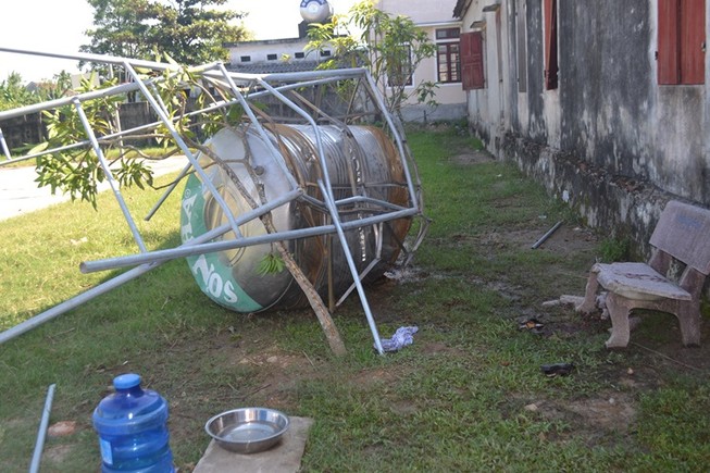 Thương tâm: Bồn chứa nước nhà trường bị sập, đè chết 2 học sinh tiểu học