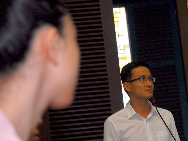 Phương Nga cương quyết im lặng, không trả lời luật sư