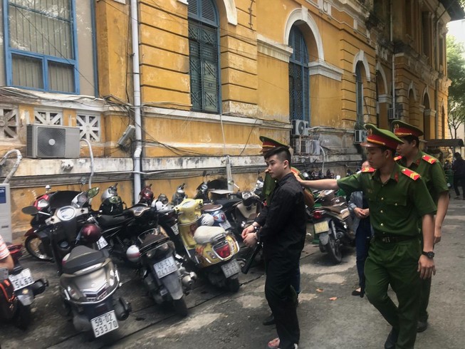Nam đầu bếp đâm bạn nhậu tử vong