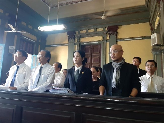 Đang xử vụ ly hôn của vợ chồng ông Đặng Lê Nguyên Vũ