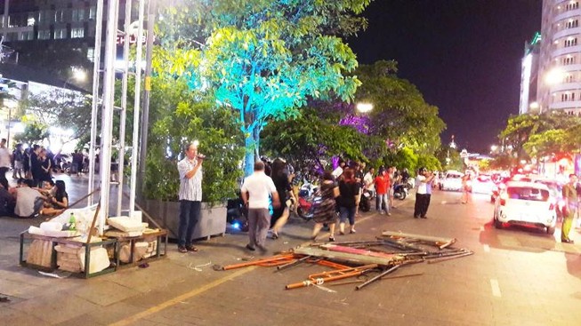 Hạn chế lưu thông trên đường Nguyễn Huệ