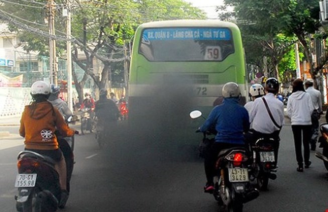 Kiểm tra khí thải của xe tải, xe buýt